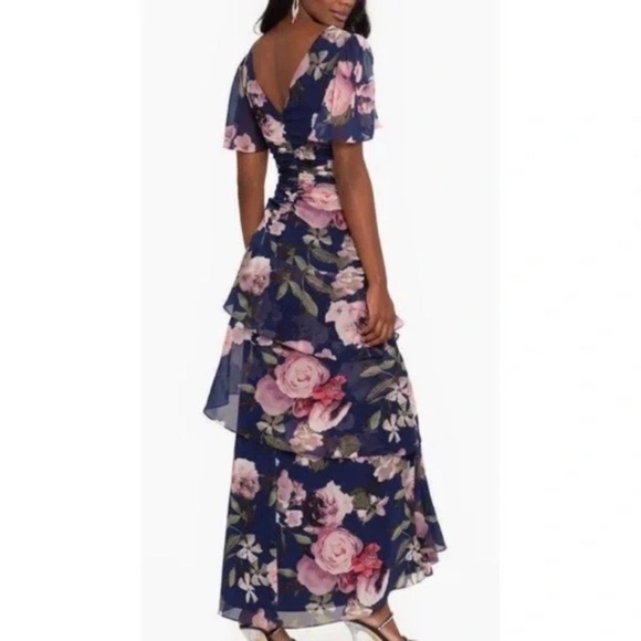 NWT Xscape Surplice Tiered Gown - size 4 - Picture 2 of 8